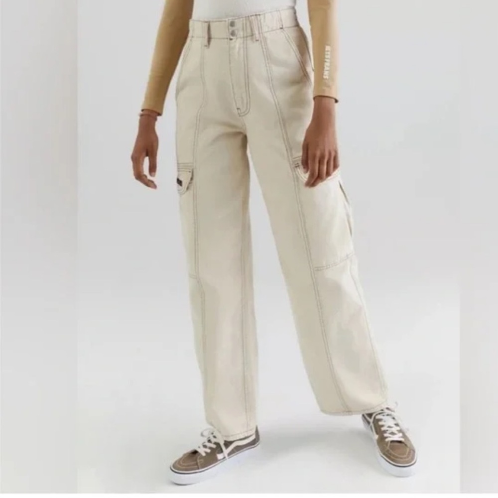 BDG Women’s Off White Relaxed Skate Jean Size 24